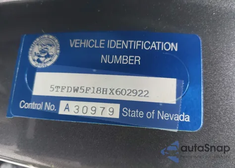 2017 Toyota Tundra Sr5 5.7L V8 z USA, uszkodzony, nr VIN 5TFDW5F18HX602922